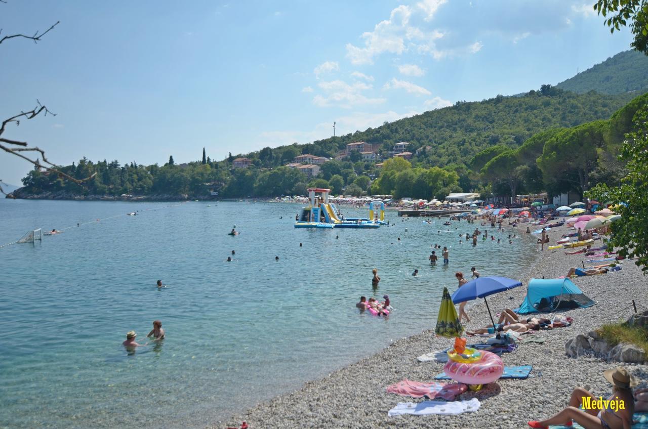 Apartment Zorka Medveja Kültér fotó